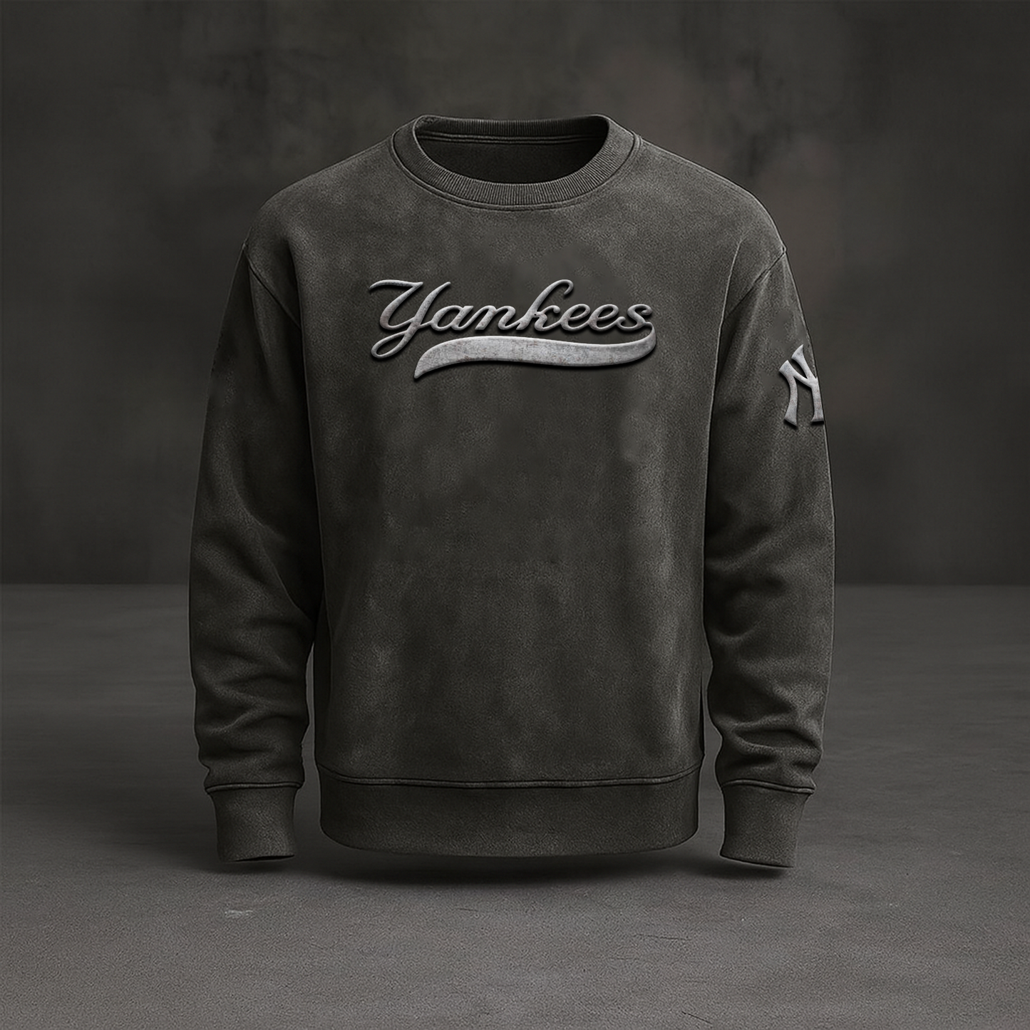 NYY x MLB Embossed Sweat Shirt DATND TANTD
